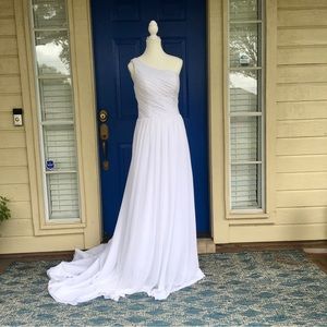 Mary’s size 10 White Elegant Wedding Dress